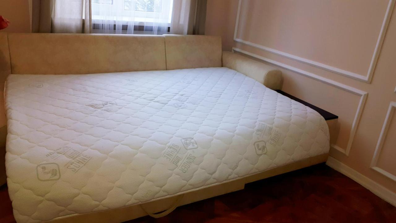 Apartment In The City Center Ιβανό-Φρανκίβσκ Εξωτερικό φωτογραφία