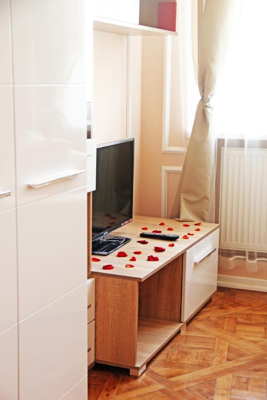 Apartment In The City Center Ιβανό-Φρανκίβσκ Εξωτερικό φωτογραφία