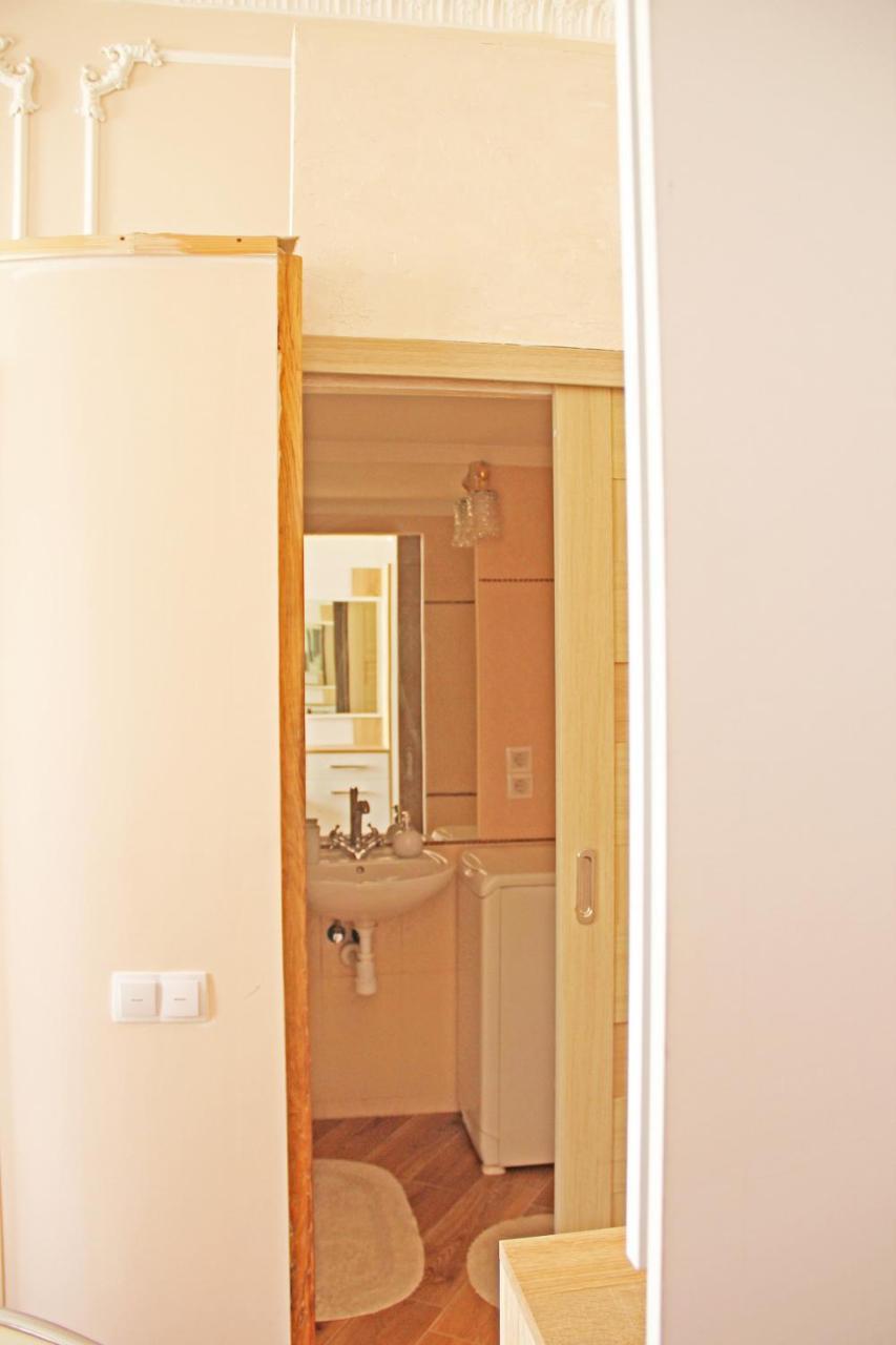 Apartment In The City Center Ιβανό-Φρανκίβσκ Εξωτερικό φωτογραφία